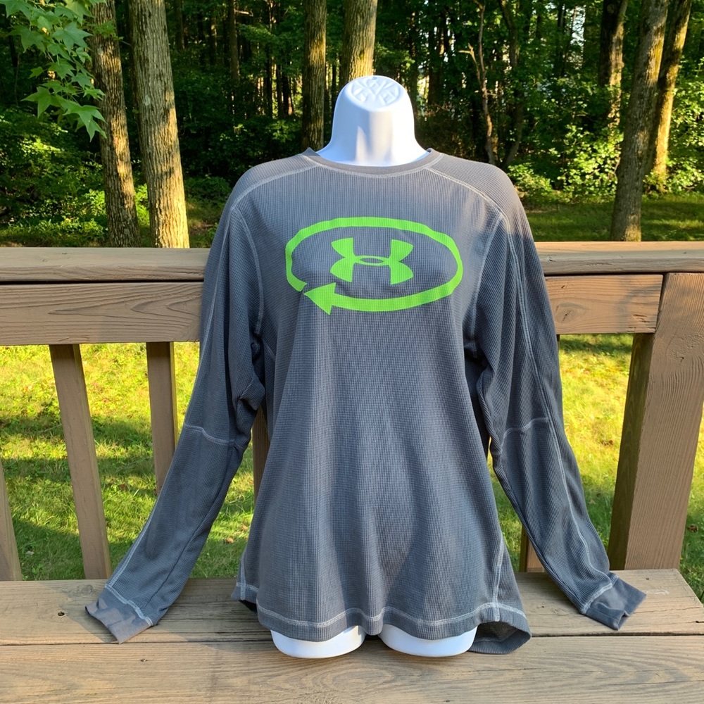Under Armour All Season Gear Men’s Large thermal long sleeved top